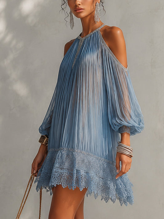 Vestido corto azul de hombros descubiertos con encaje