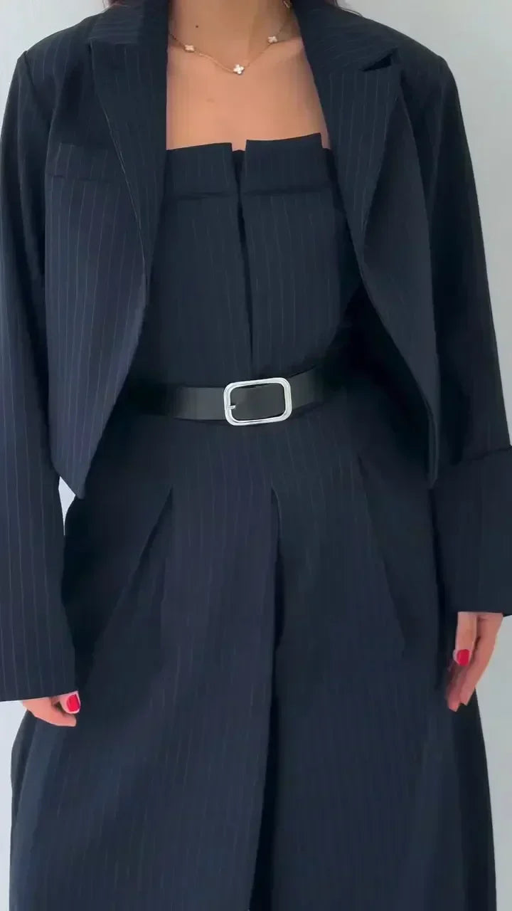 Traje elegante de tres piezas