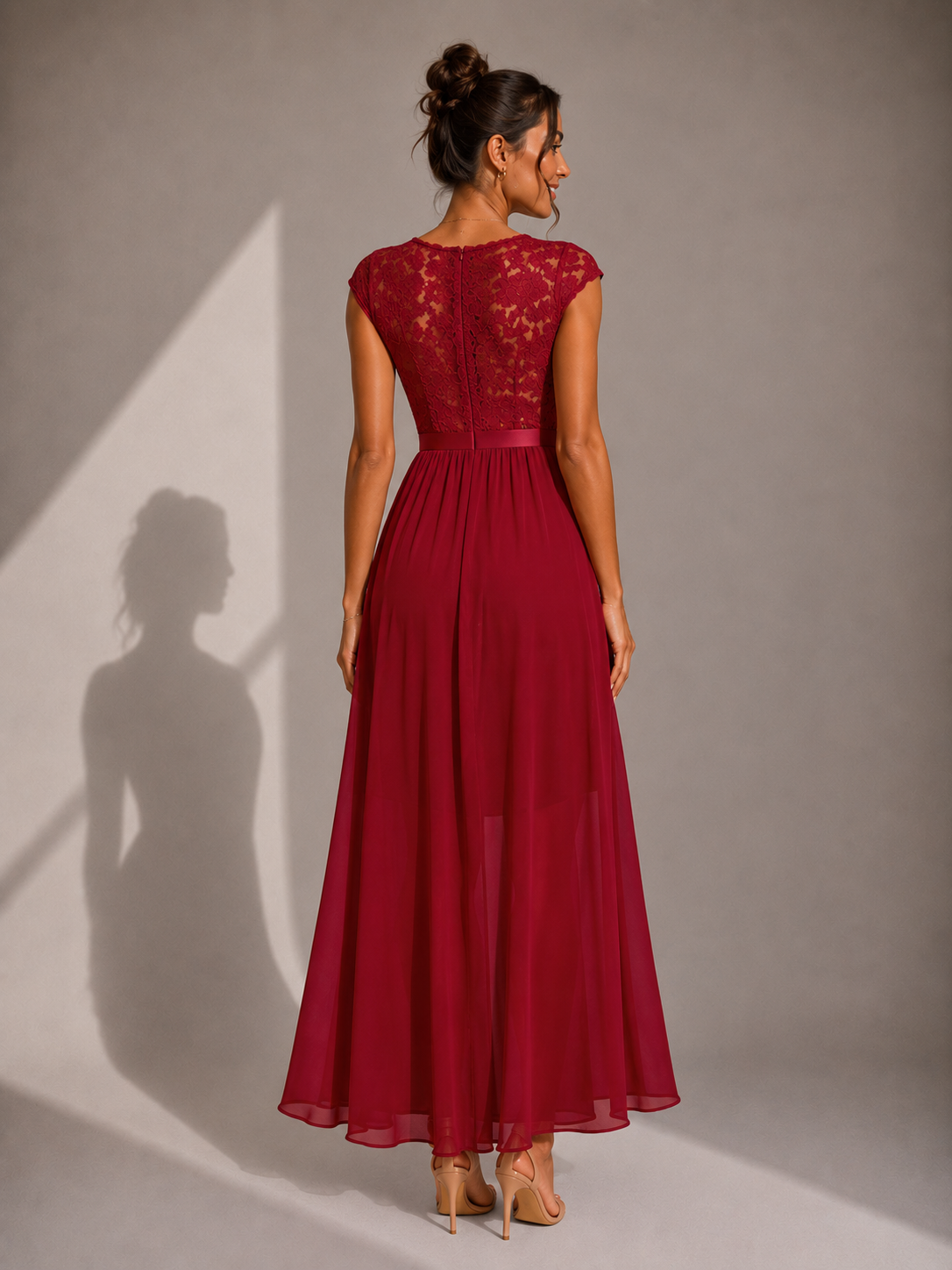 Vestido largo con corpino de encaje
