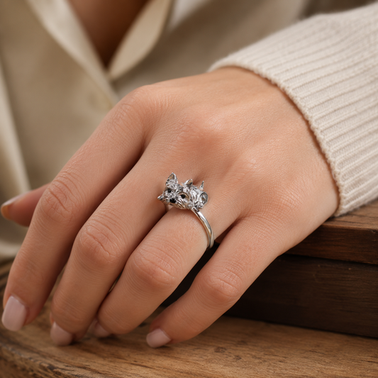 Anillo ajustable de perro en plata