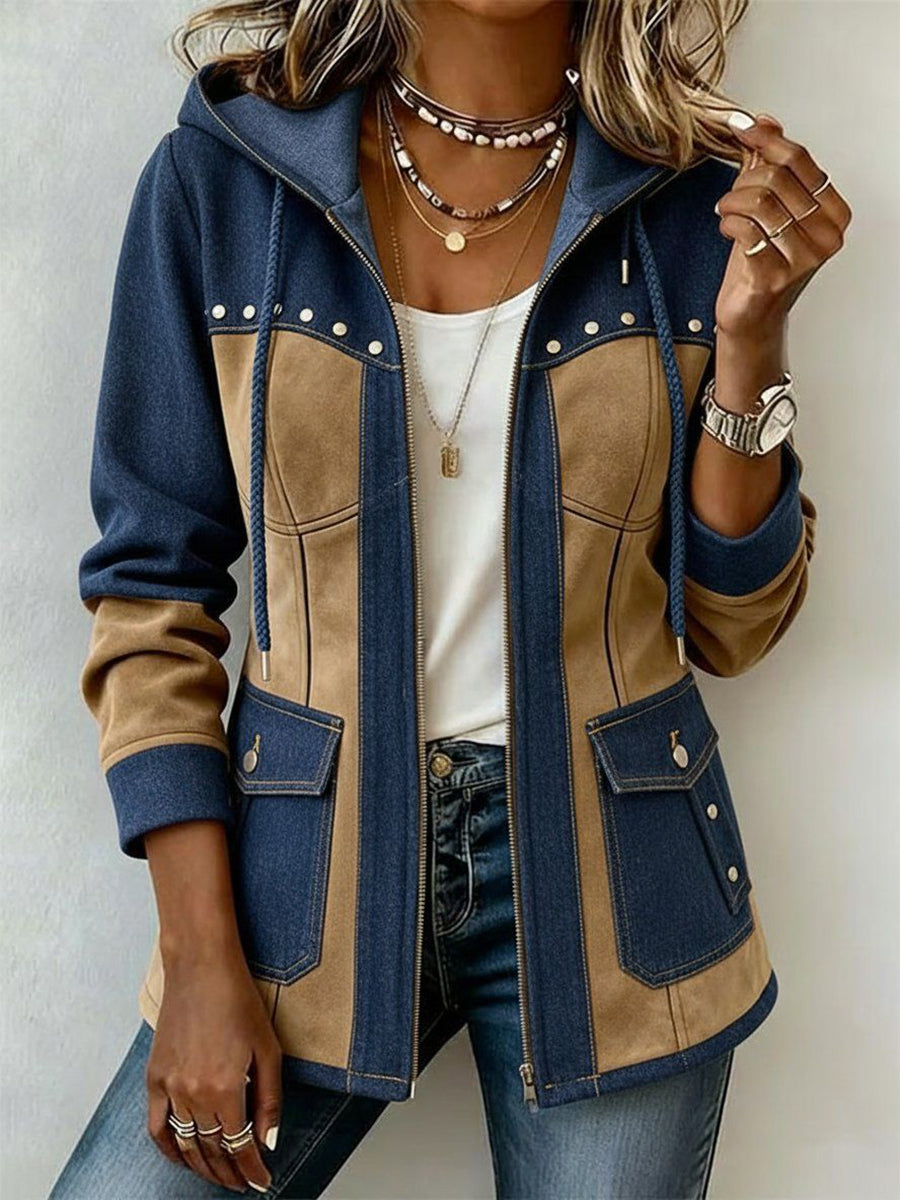 Chaqueta bicolor con capucha y tachuelas