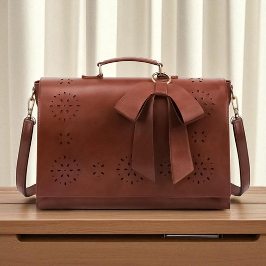 Bolsa con flores cortadas con láser