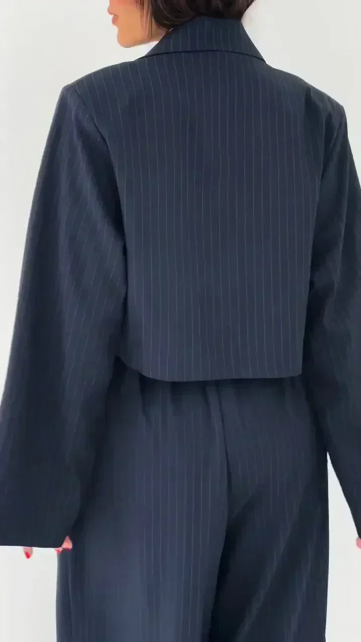 Traje elegante de tres piezas