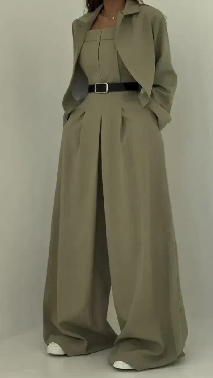 Traje elegante de tres piezas