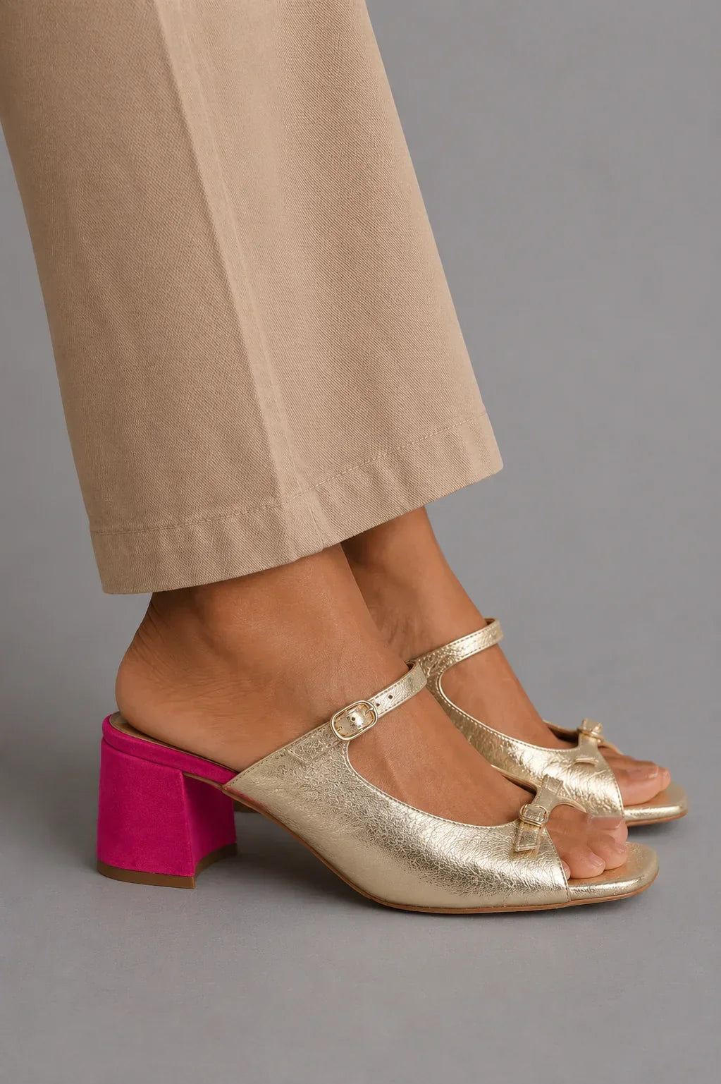 Sandalias elegantes de tacón