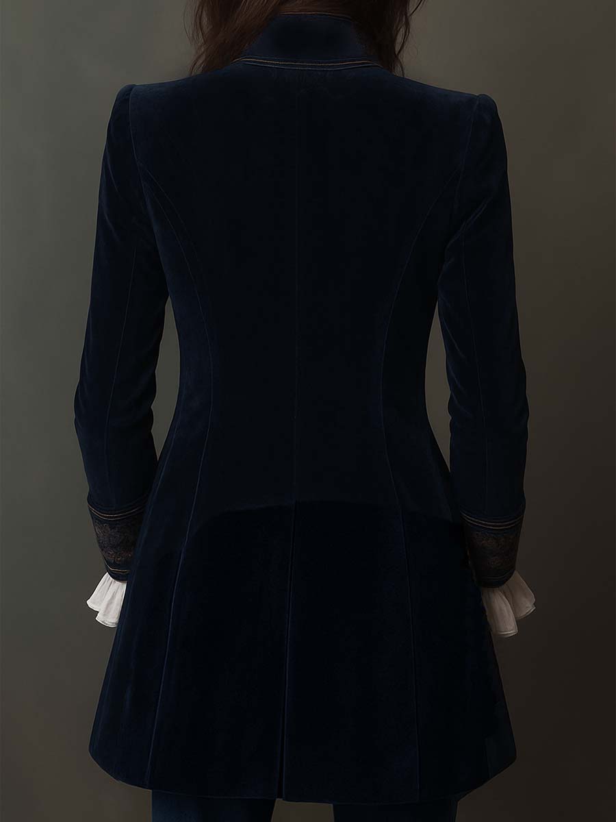 Chaqueta larga con bordado ornamental