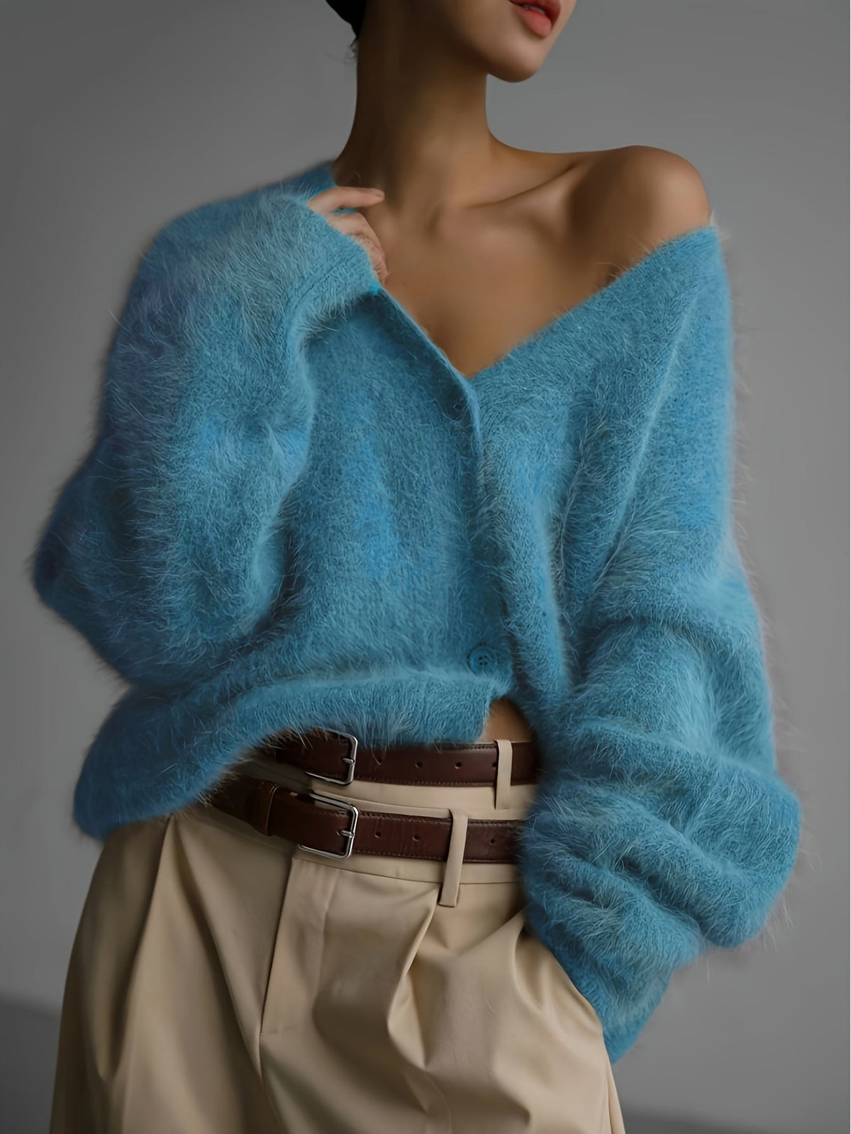 Suéter con cuello en V, gris