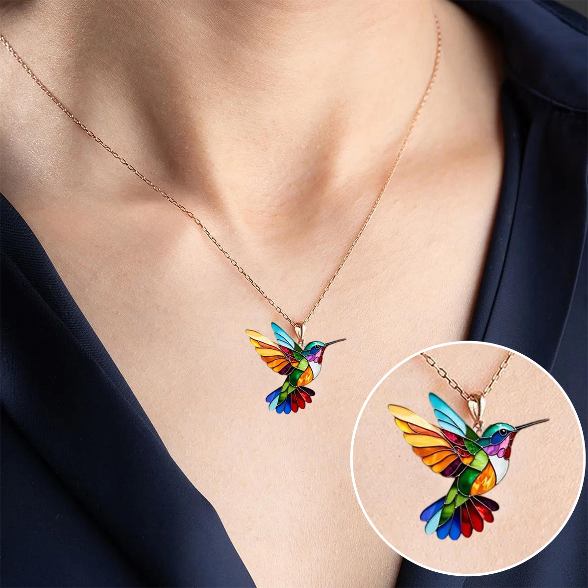Collar con colgante de colibrí arcoíris