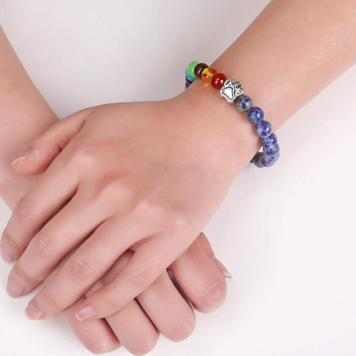 Pulsera de cuentas de chakra con amuleto de patita