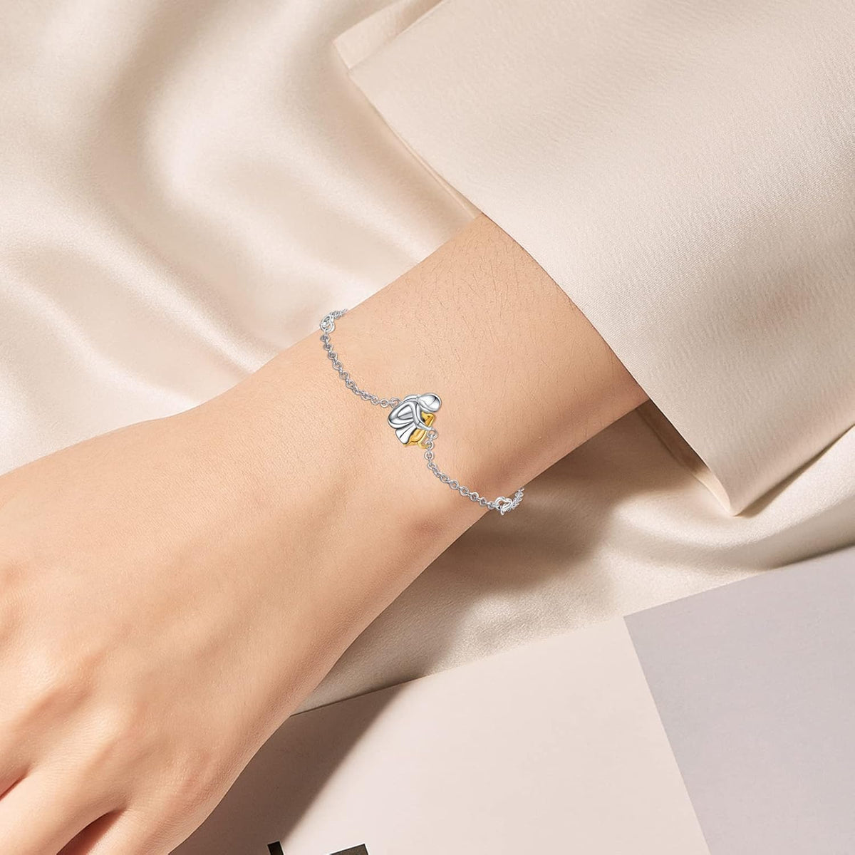 Pulsera ajustable con charm de perro