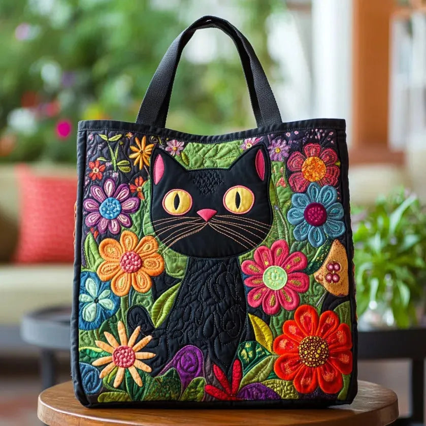 Bolso acolchado con gato negro y flores