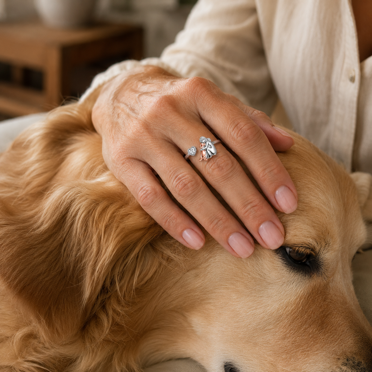 Anillo ajustable abrazo de perro y plata