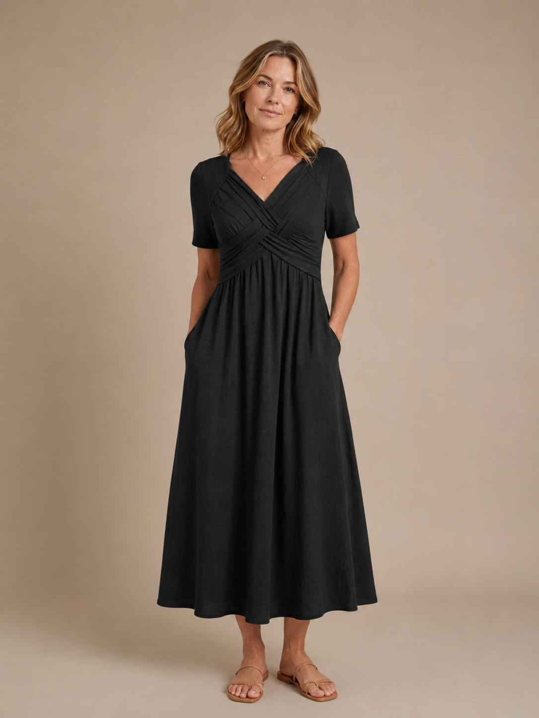 Elegante vestido midi con silueta cruzada