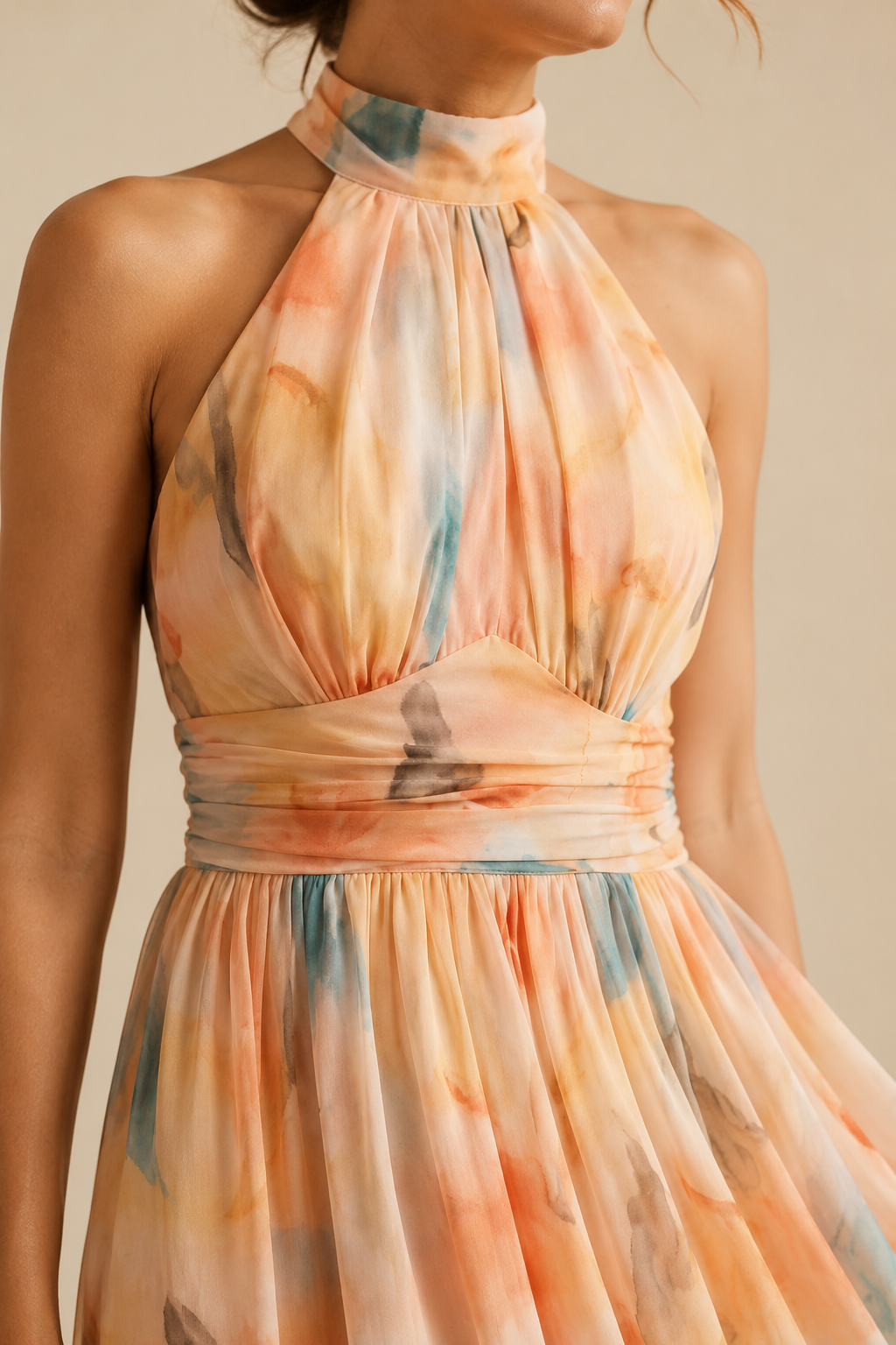 Vestido con cuello halter y estampado en acuarela