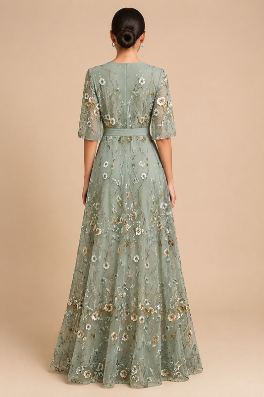 Elegante vestido largo con escote profundo