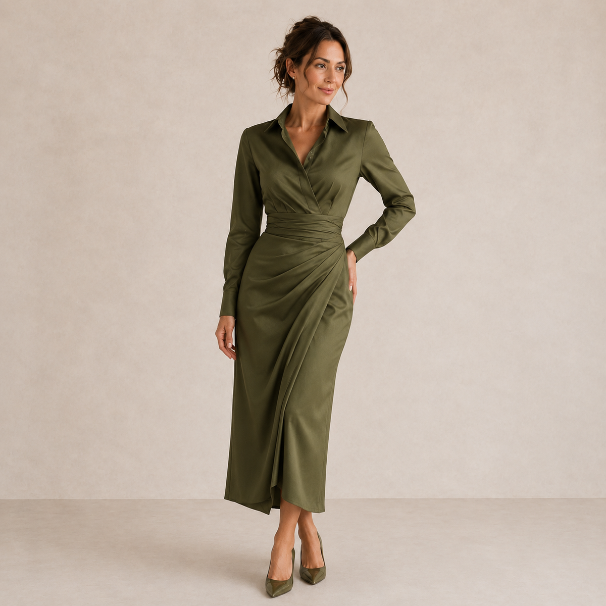 Vestido midi fruncido con escote camisero