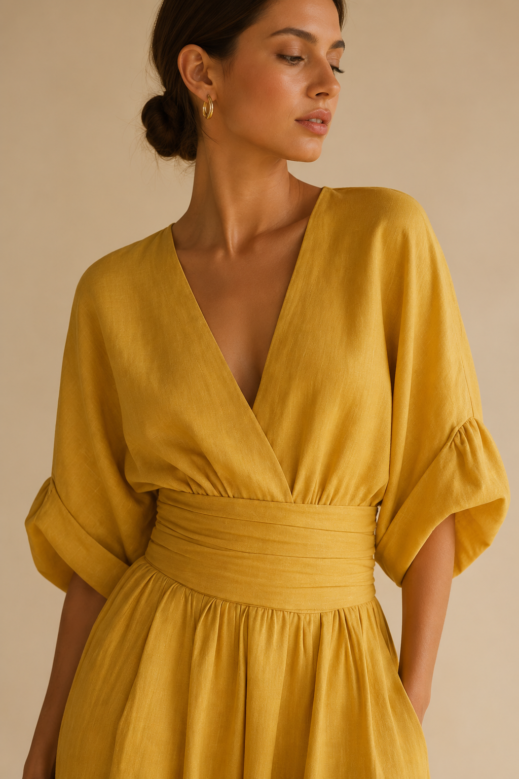 Mono elegante con escote en V y cintura alta