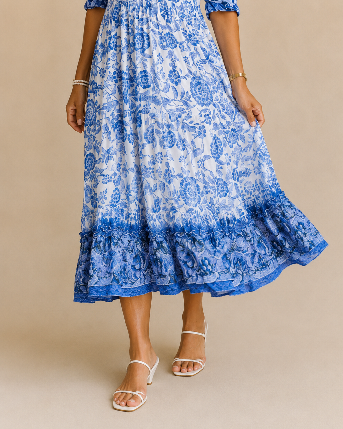 Elegante vestido maxi con estampado floral y escote en V