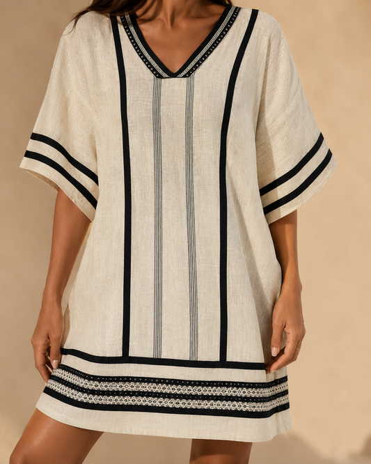 Vestido corto bordado blanco y negro a rayas