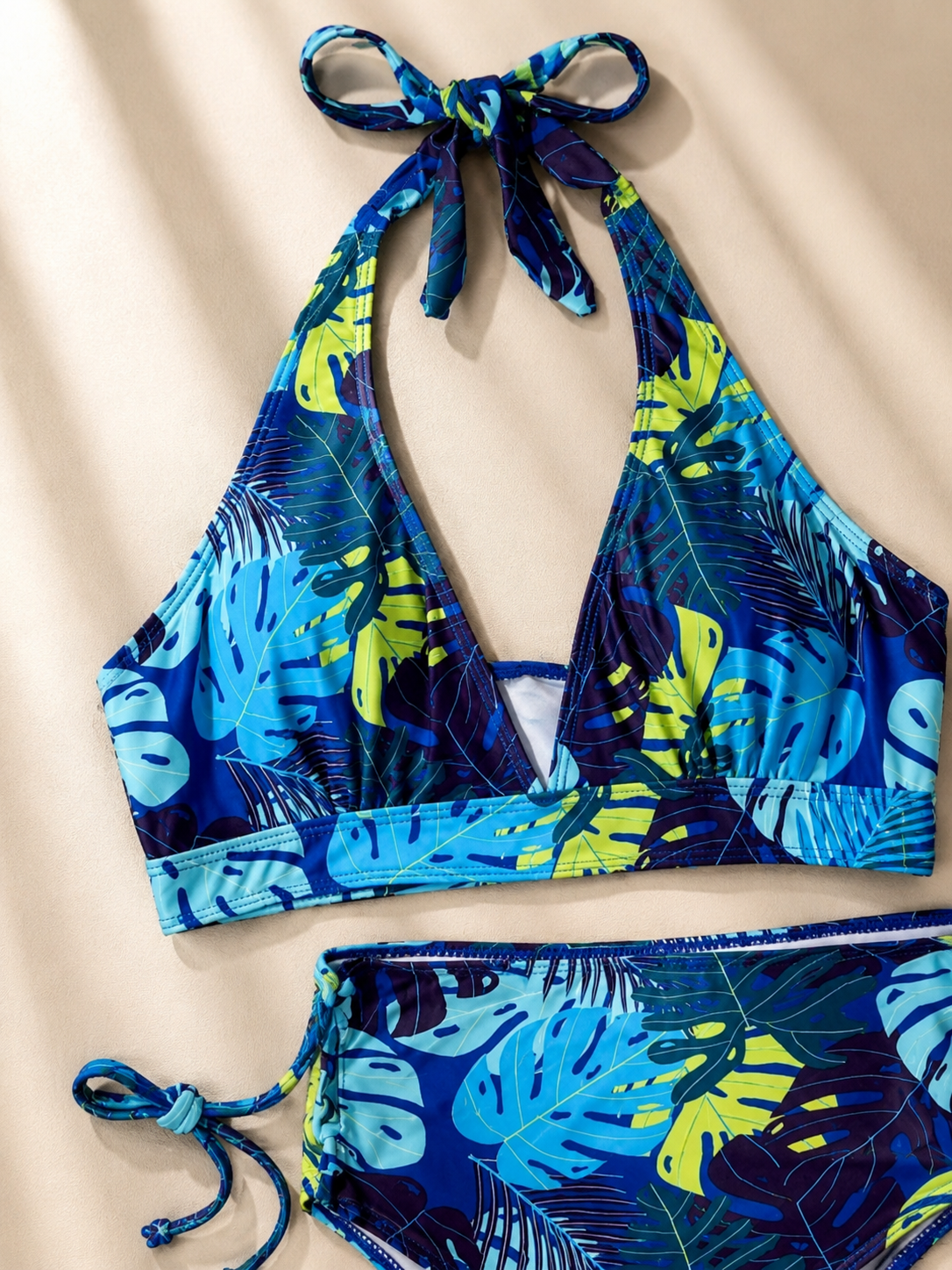 Bikini tropical con copas acolchadas