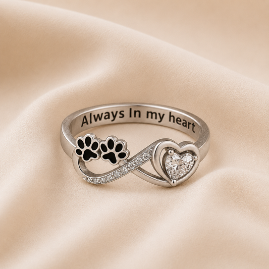 Anillo con huella de patita, corazón e infinito