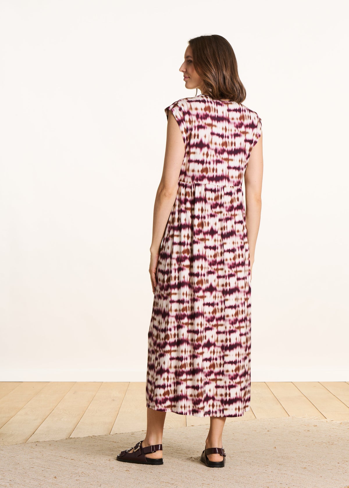 Vestido midi tie-dye con escote en V