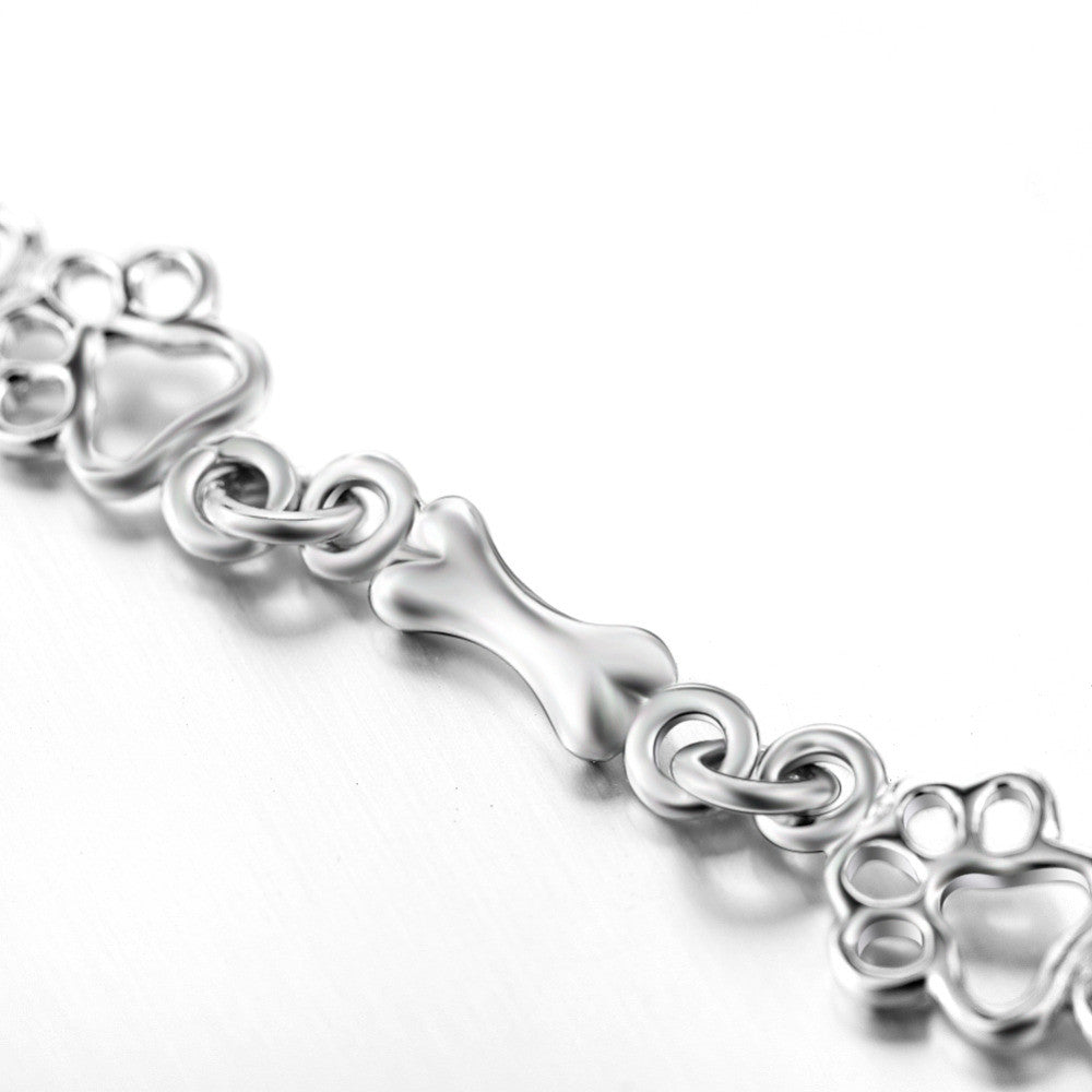 Pulsera de plata con detalles de perro