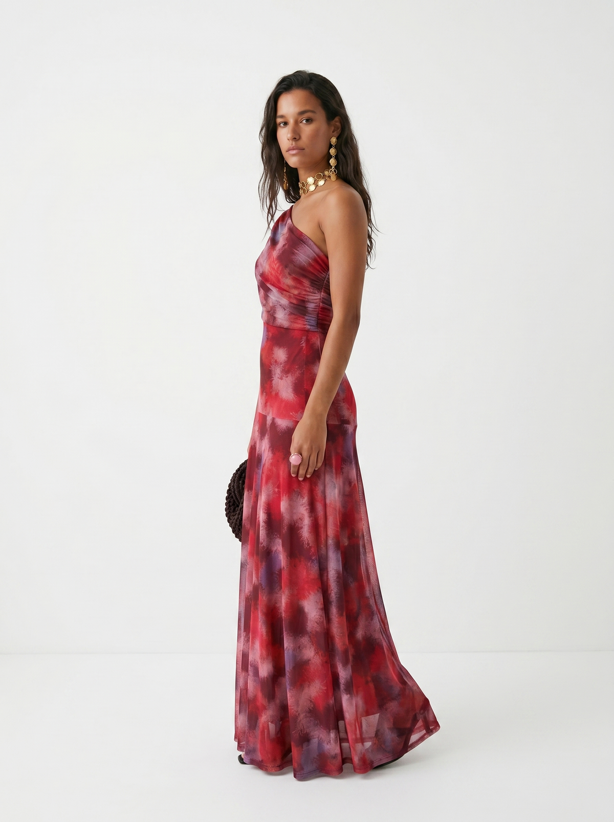 Vestido largo estampado con escote asimétrico