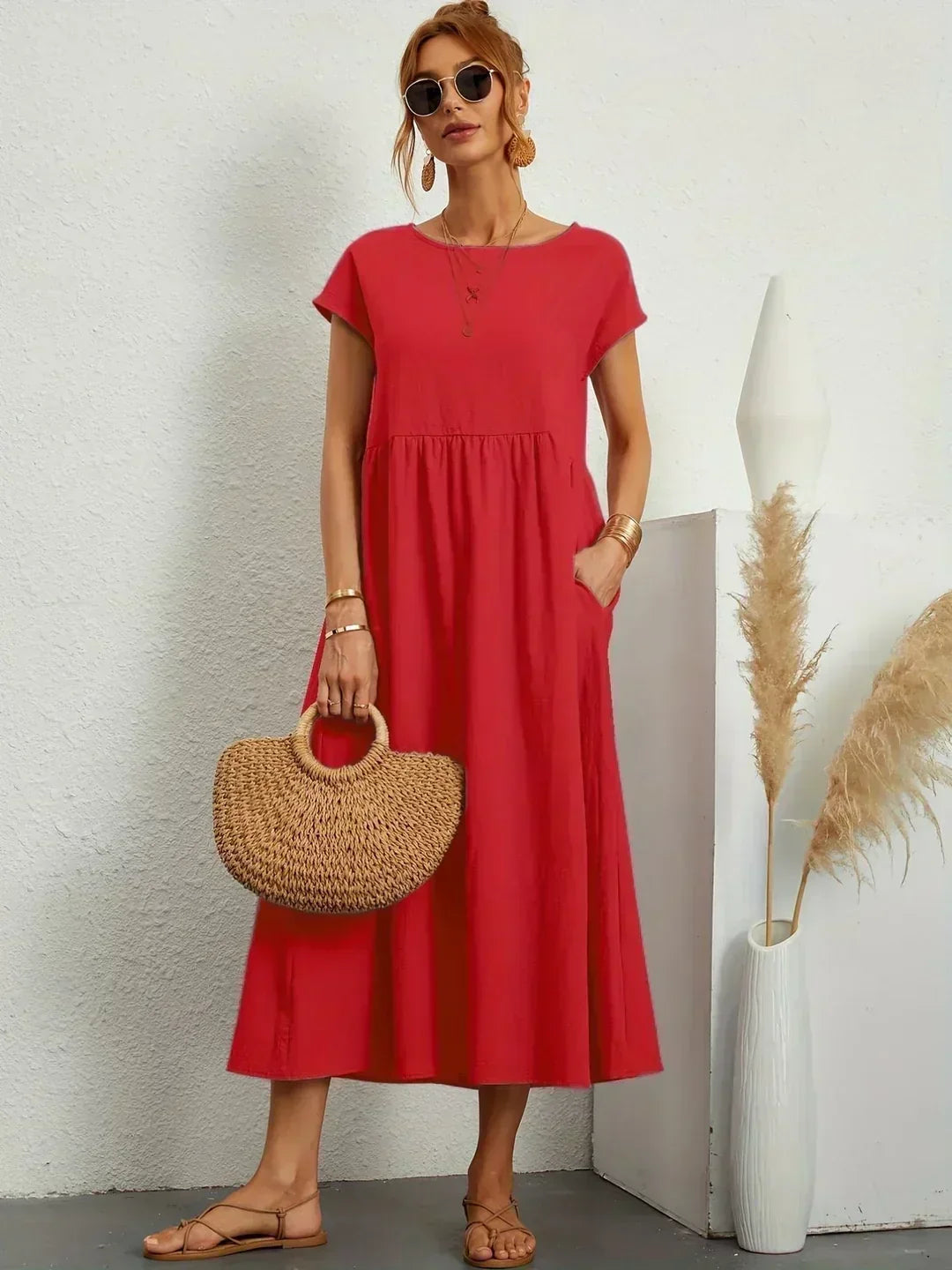 Vestido midi con falda acampanada