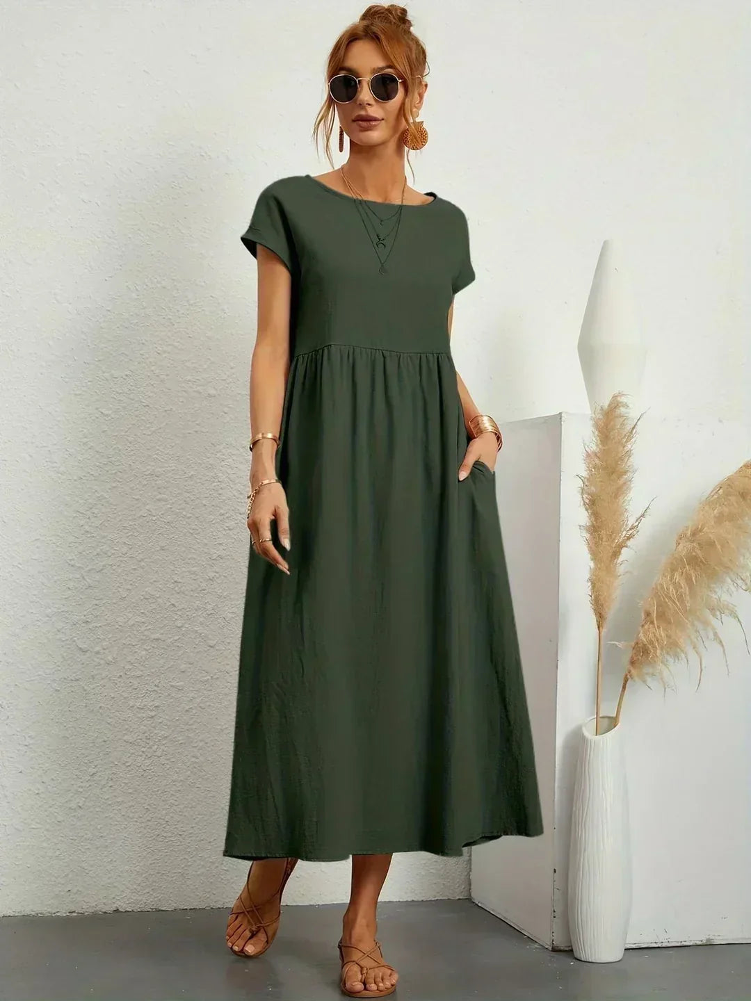 Vestido midi con falda acampanada