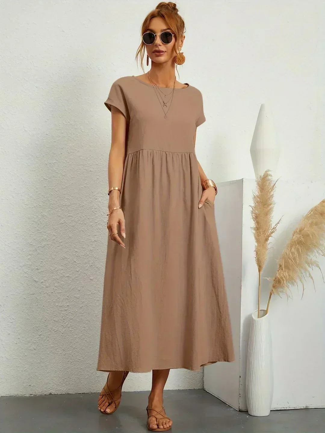 Vestido midi con falda acampanada