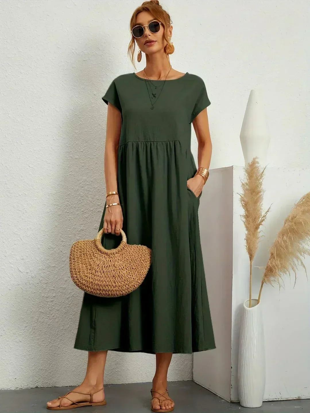 Vestido midi con falda acampanada
