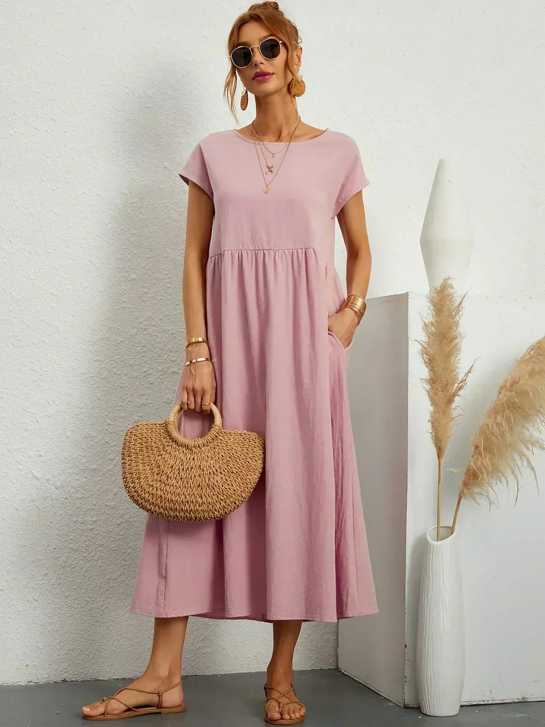 Vestido midi con falda acampanada