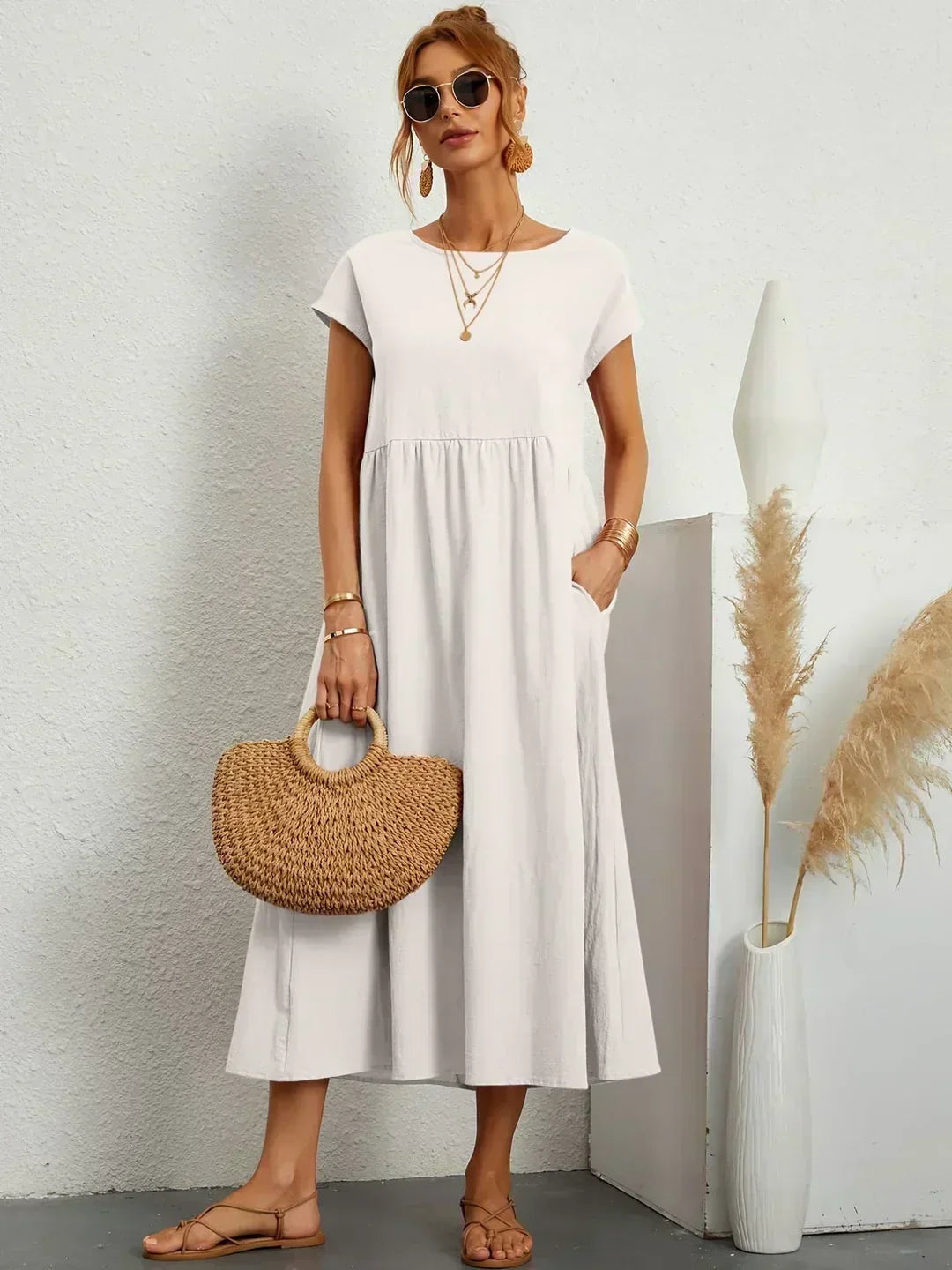 Vestido midi con falda acampanada