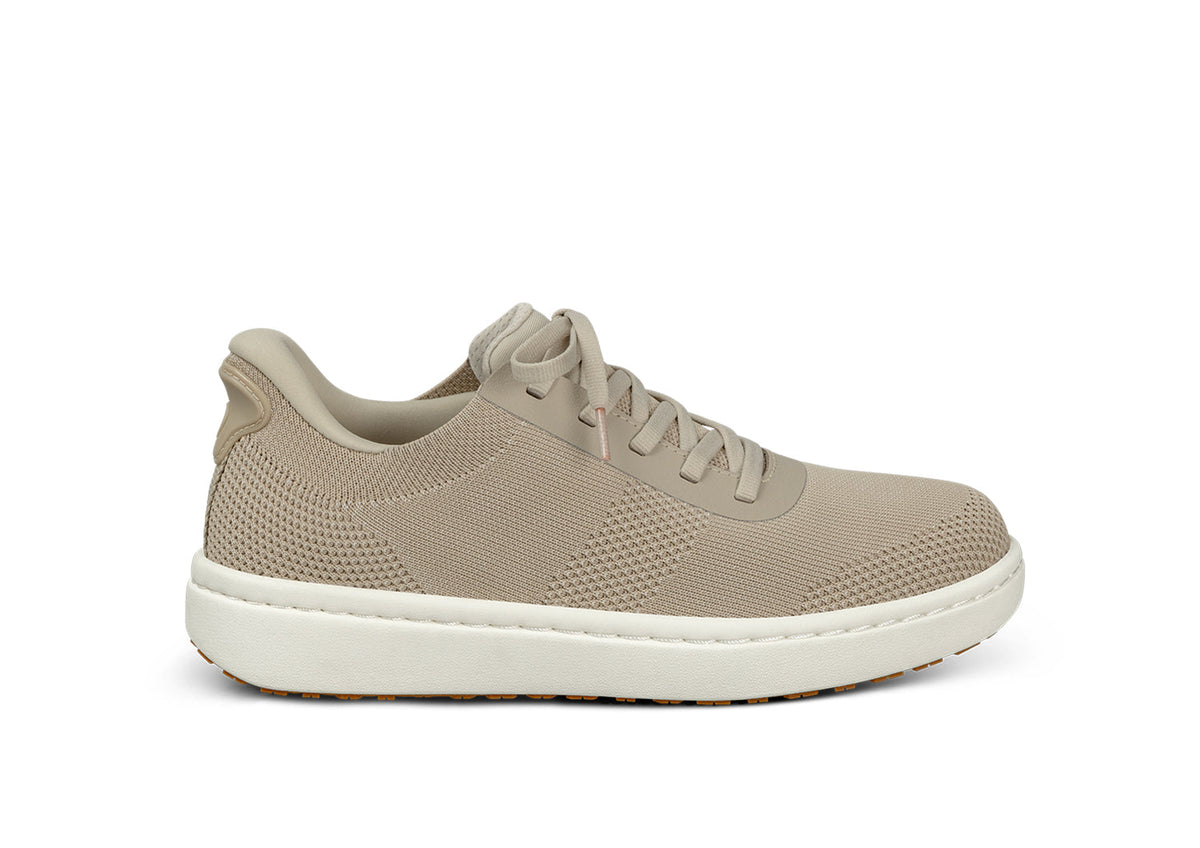 Tenis ligeros en beige