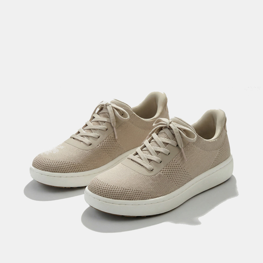 Tenis ligeros en beige
