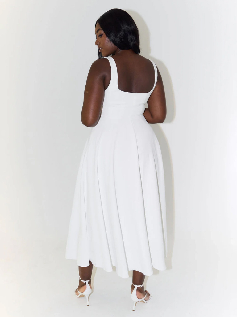 Vestido midi fluido con cuello cuadrado