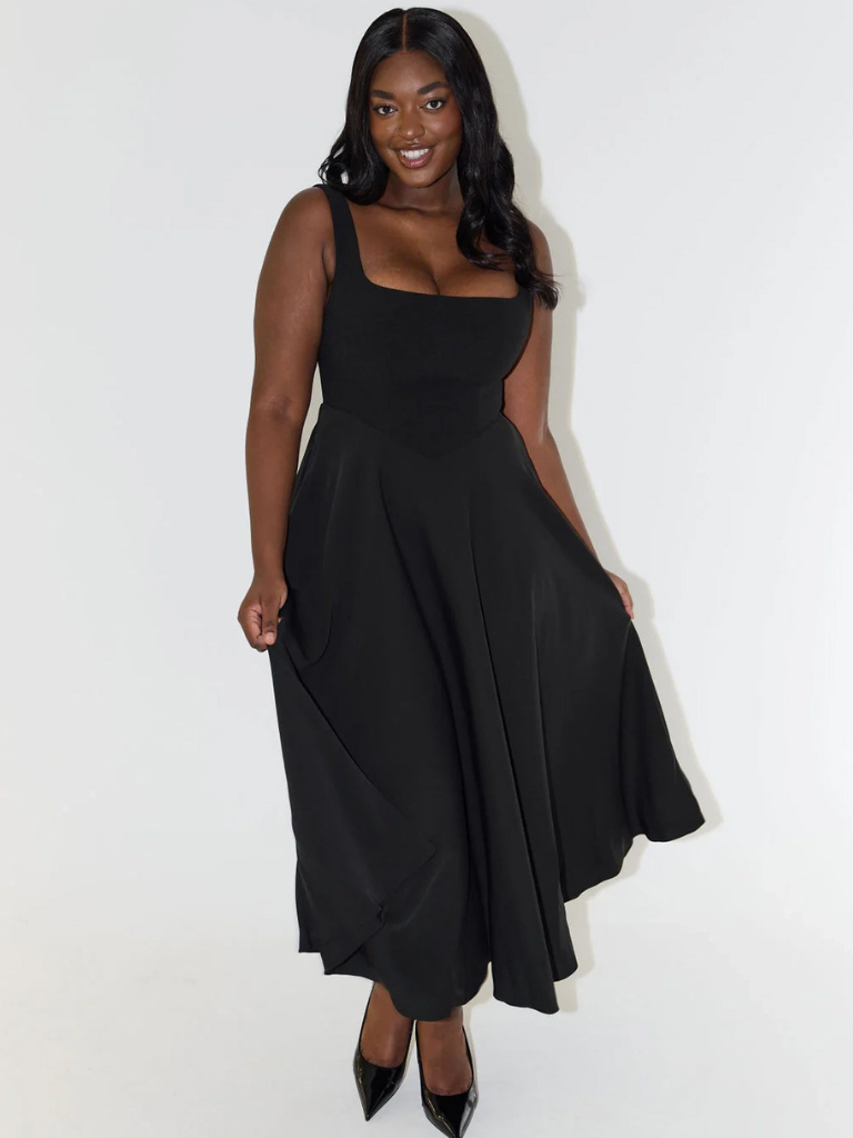 Vestido midi fluido con cuello cuadrado