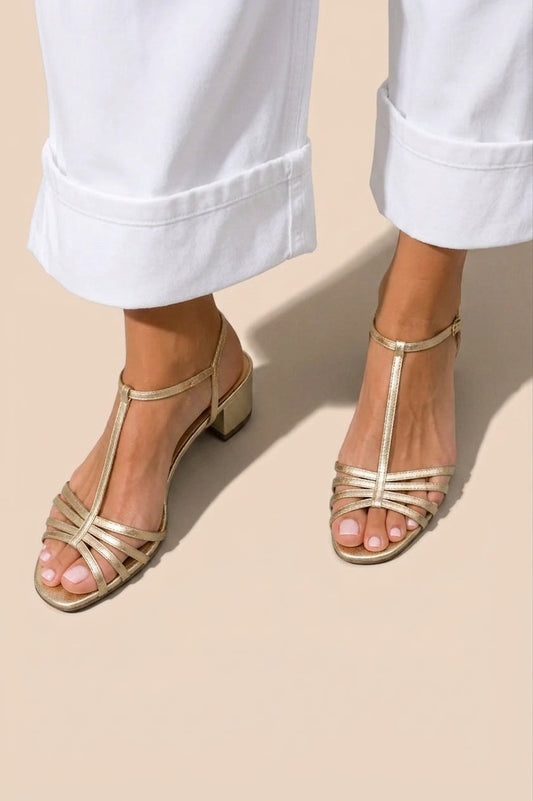 Sandalias de tacón bajo