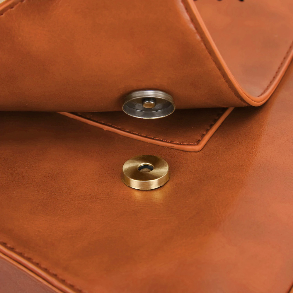 Bolsa con flores cortadas con láser