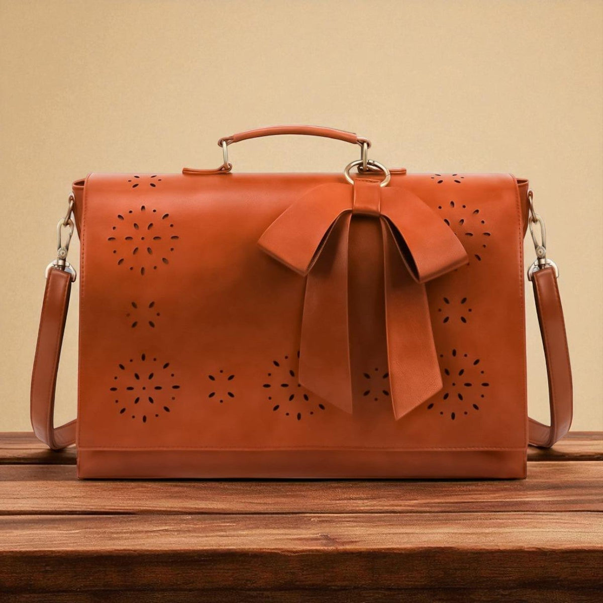 Bolsa con flores cortadas con láser