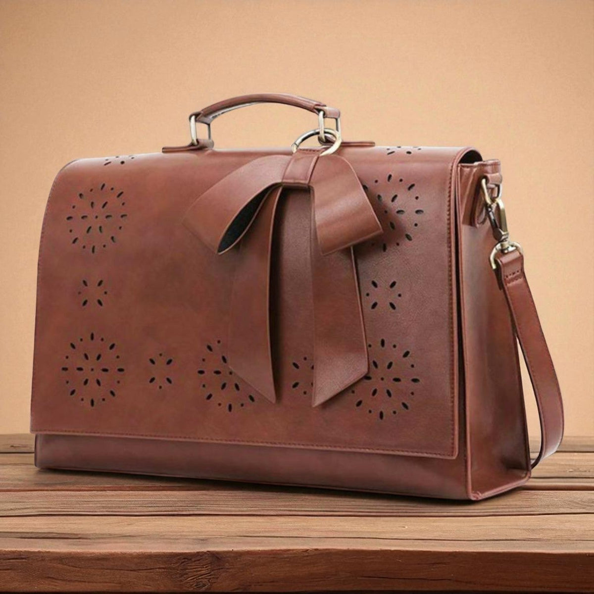 Bolsa con flores cortadas con láser