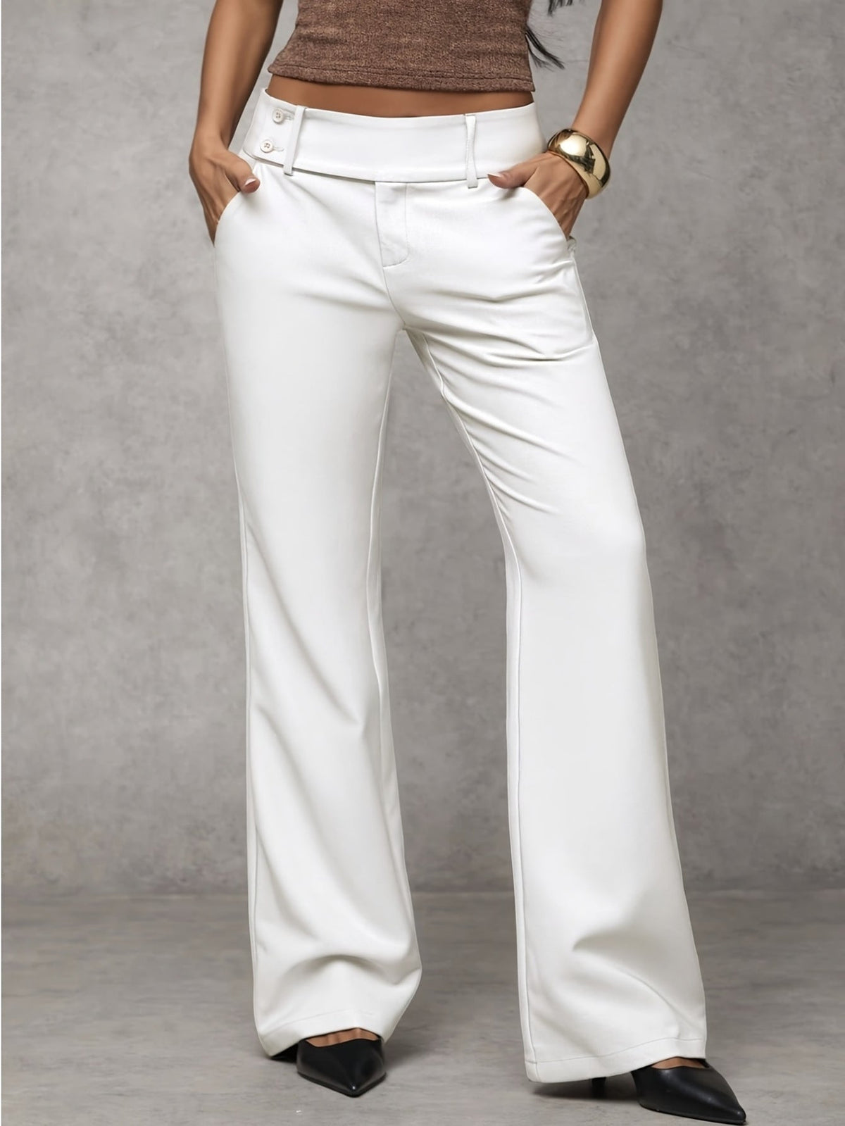 Pantalón moderno de cintura alta