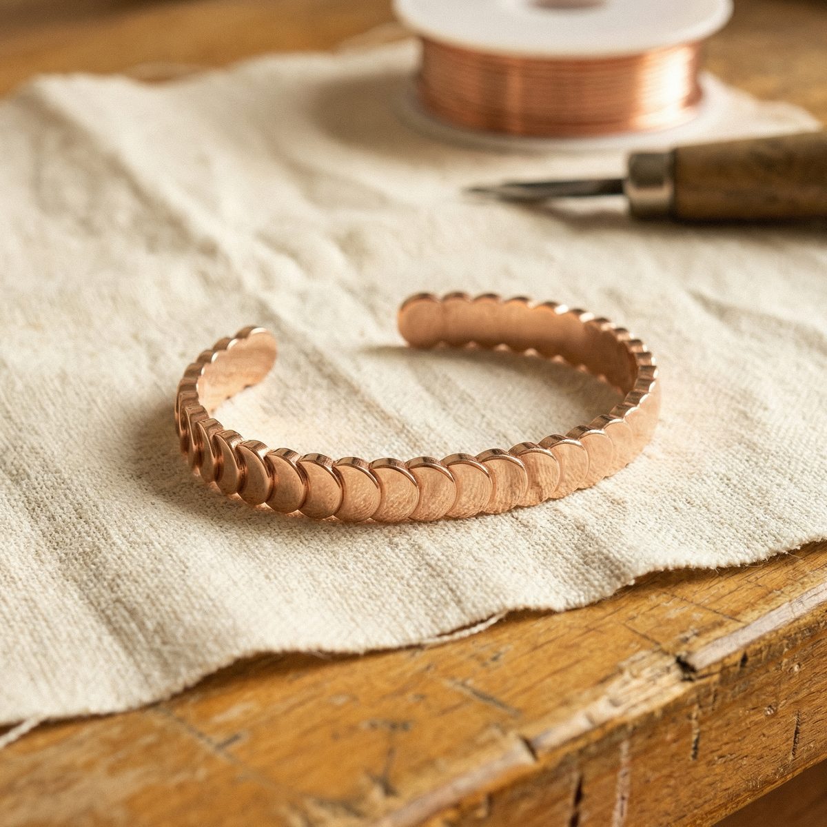 Pulsera de cobre martillado ajustable