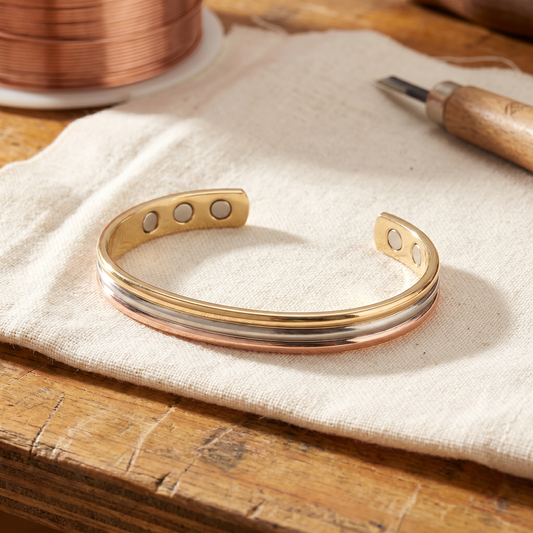 Pulsera de cobre martillado con magnete