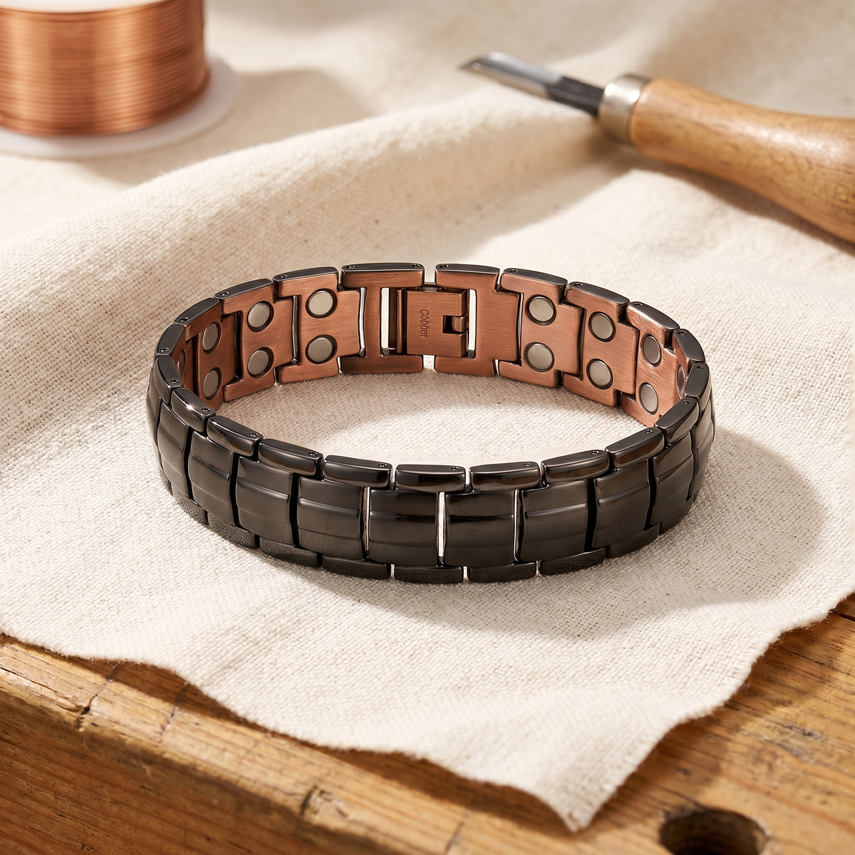 Pulsera de cobre martillado con magnete