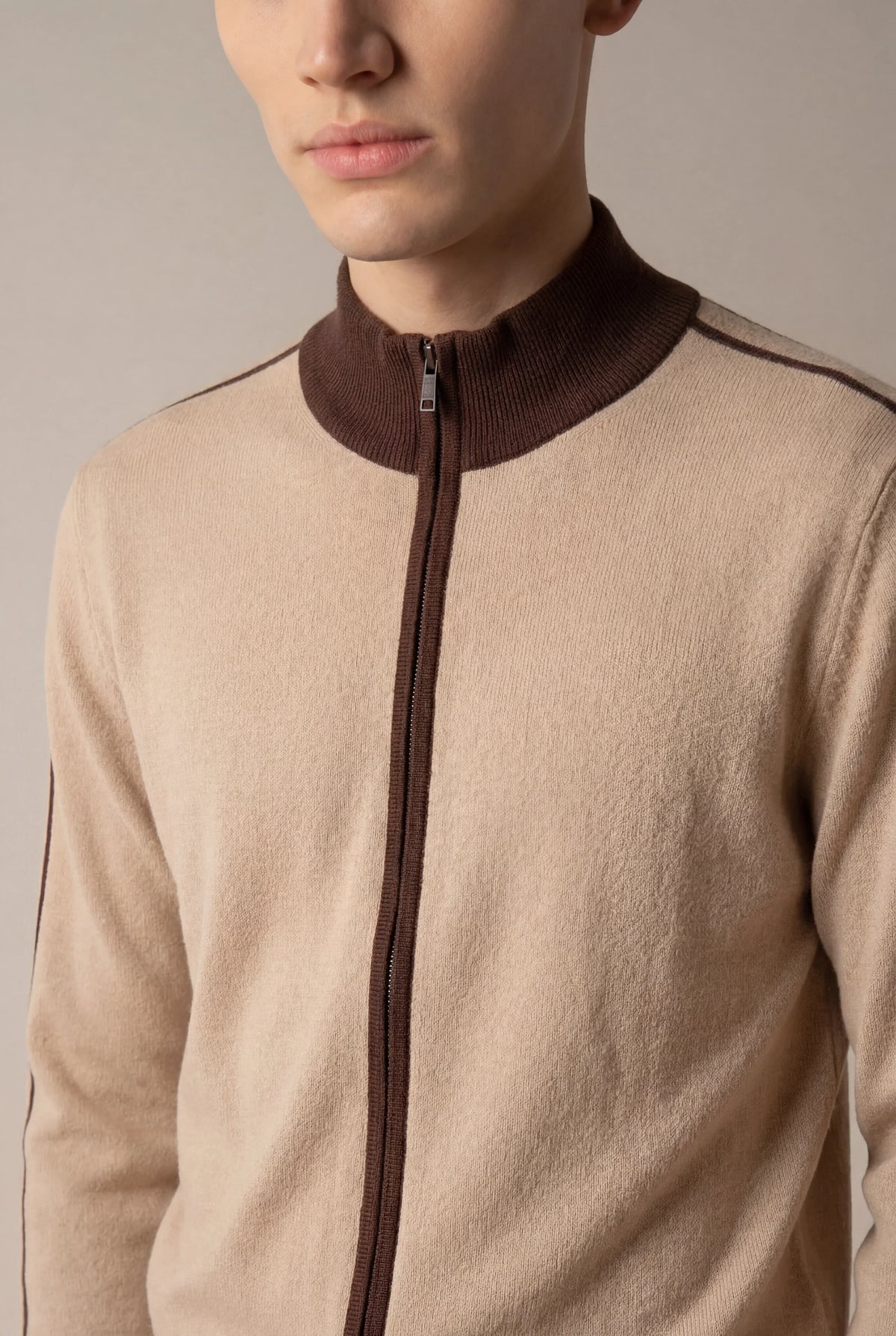 Santiono Cardigan Beige | Cashmere Button Cardigan