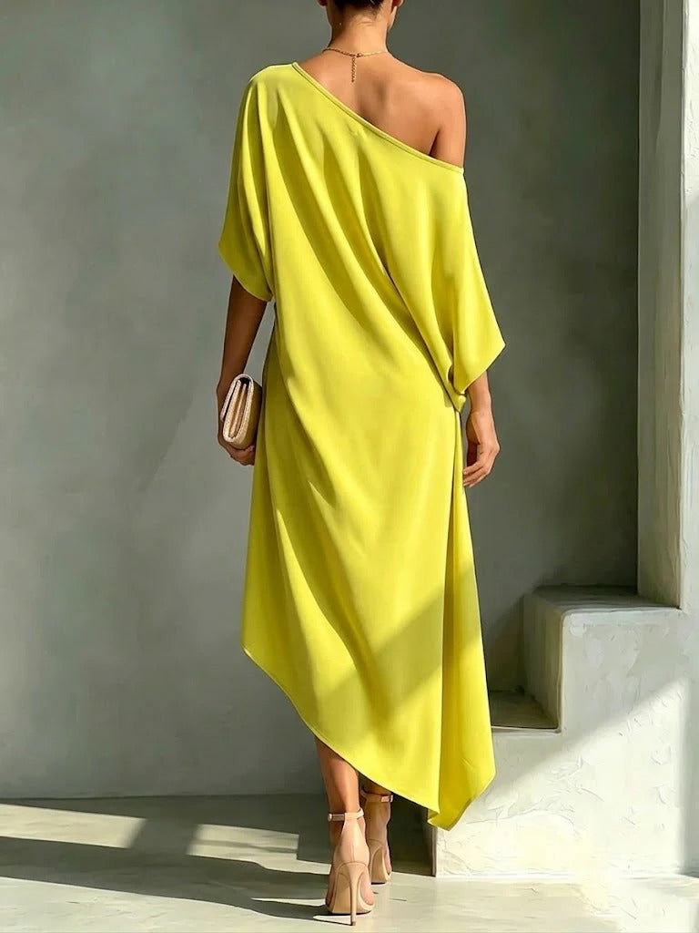 Vestido midi con drapeado asimétrico